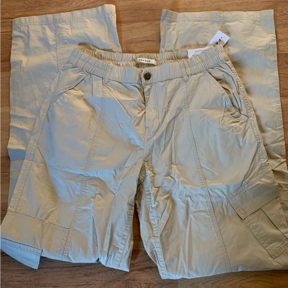 Pacsun Cargo Lowrise beige pants - Picture 2 of 5